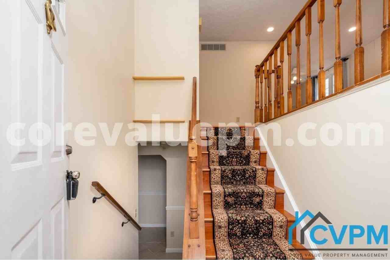 7717 Baggins Rd - Photo 2 of 27