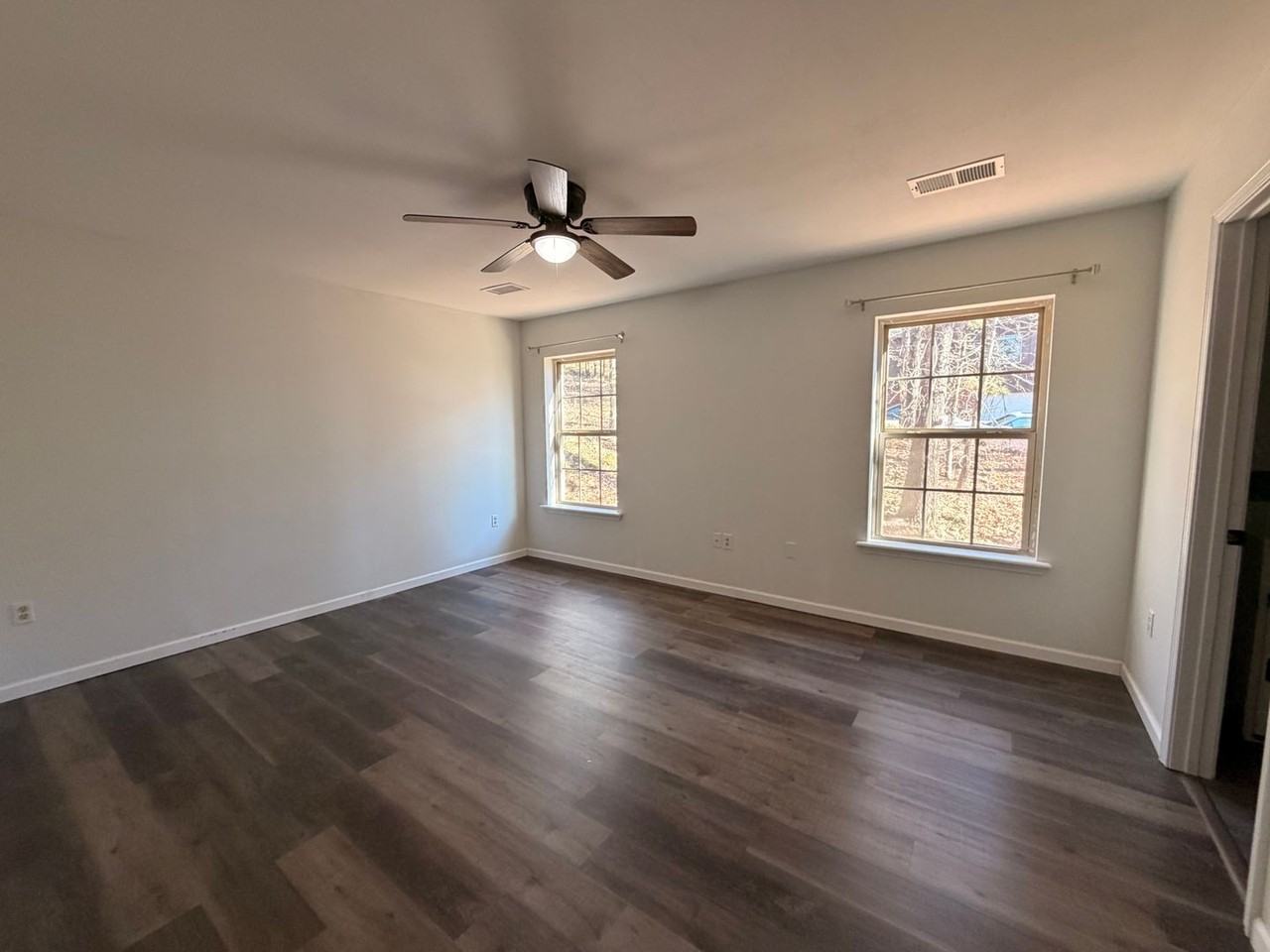 1089 Lake Ridge Dr - Photo 5 of 14