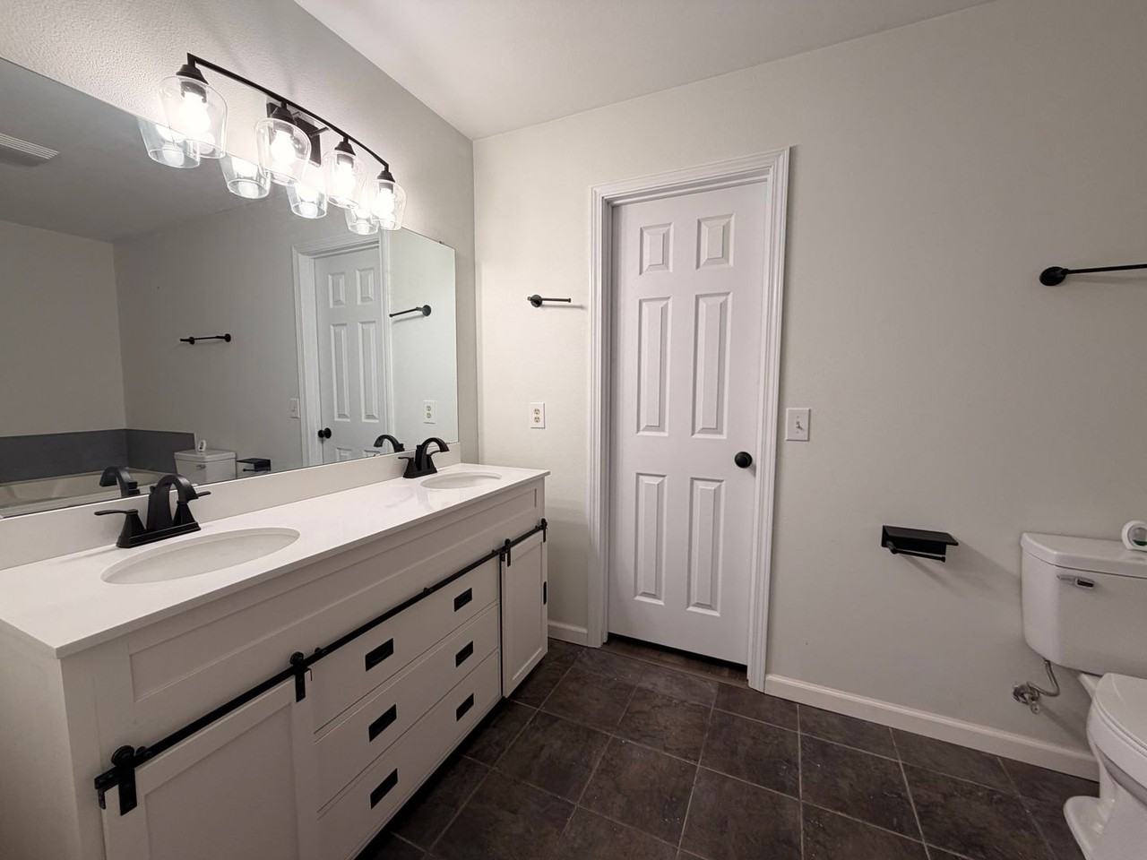 1089 Lake Ridge Dr - Photo 6 of 14