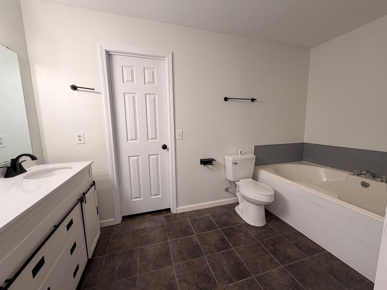 1089 Lake Ridge Dr - Photo 7 of 14