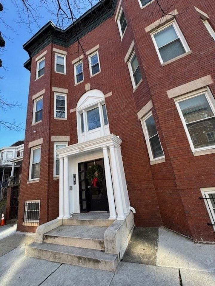 Whitelock Apartments LLC - Photo 4 of 4