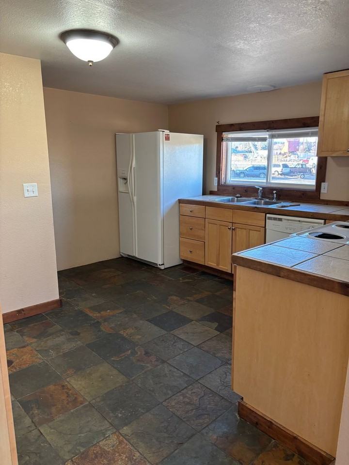 1410 Bohart Ln #A - Photo 6 of 24