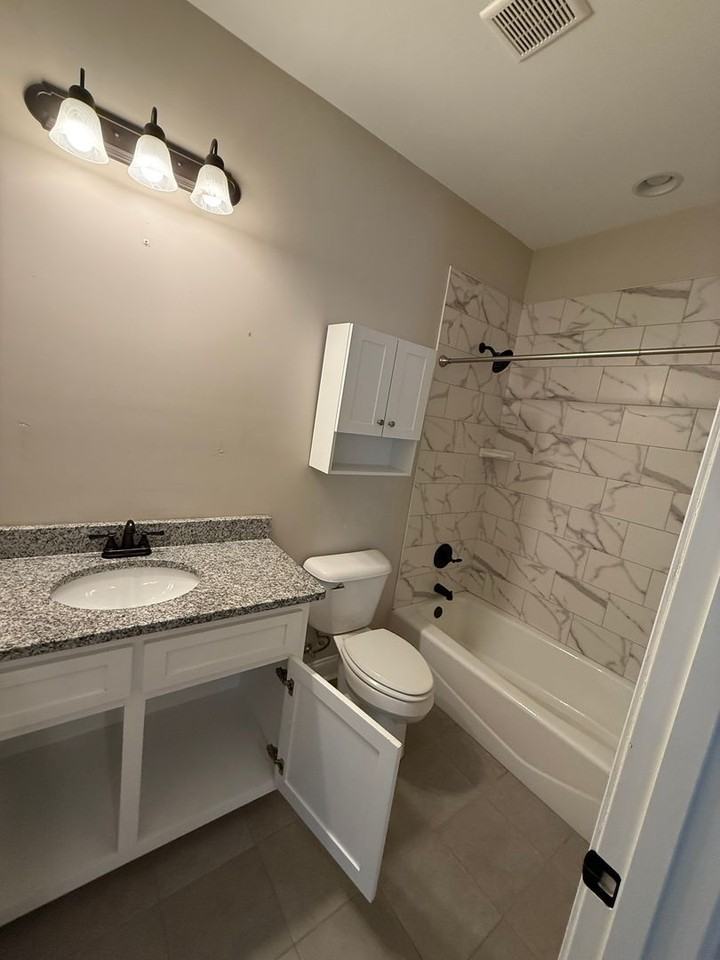 216 Park West Loop - Photo 6 of 11