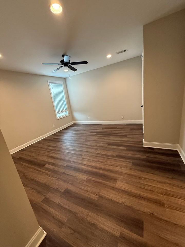 216 Park West Loop - Photo 7 of 11