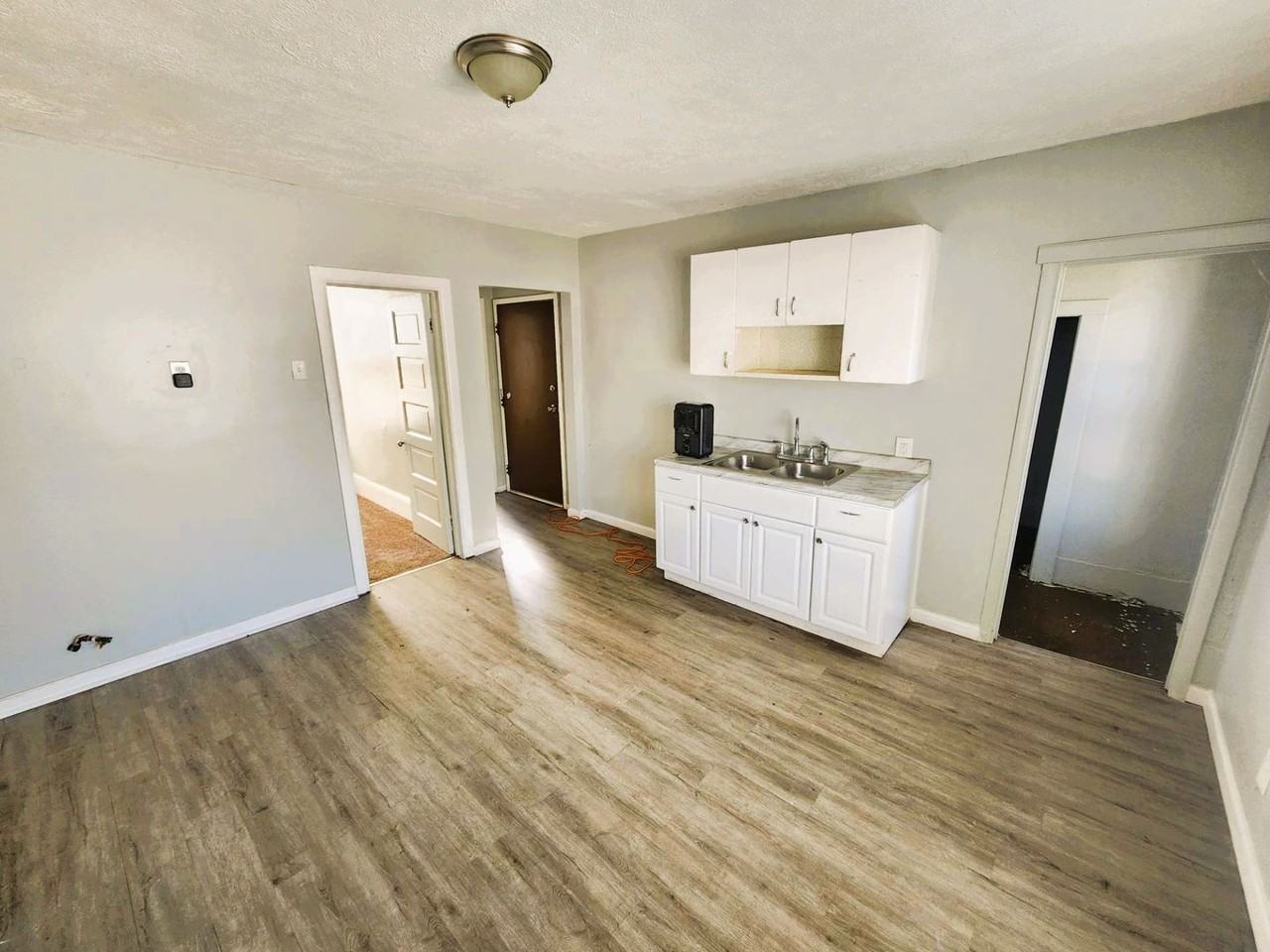 3658 E 54th St - Photo 2 of 11