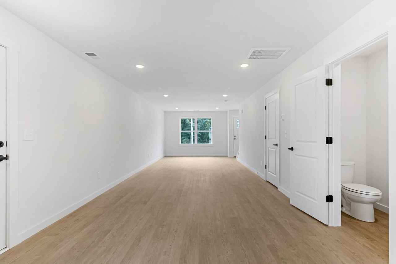 3840 Maid Marion Ln - Photo 6 of 18