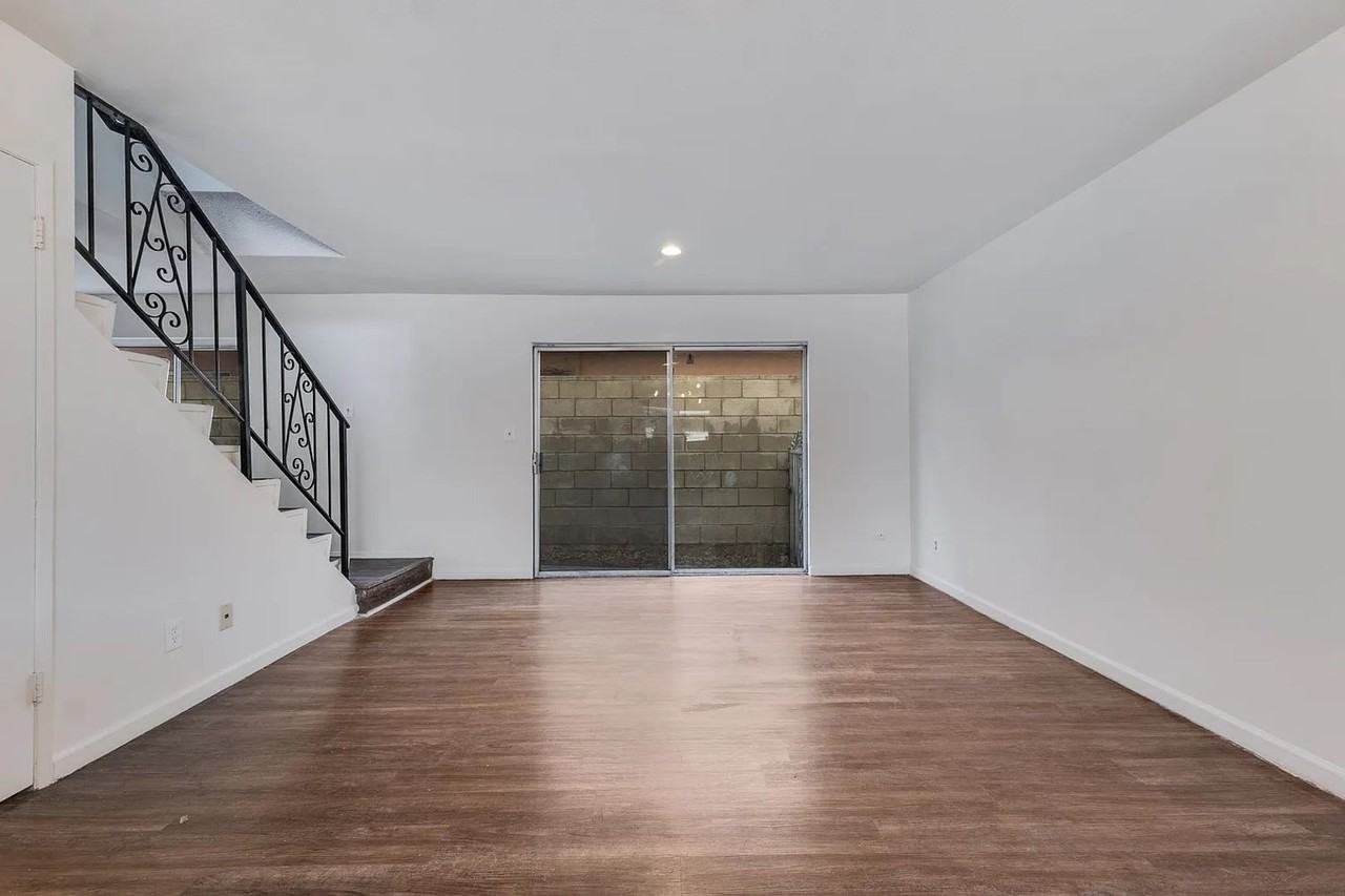 540 E Hyde Park Pl - Photo 6 of 32