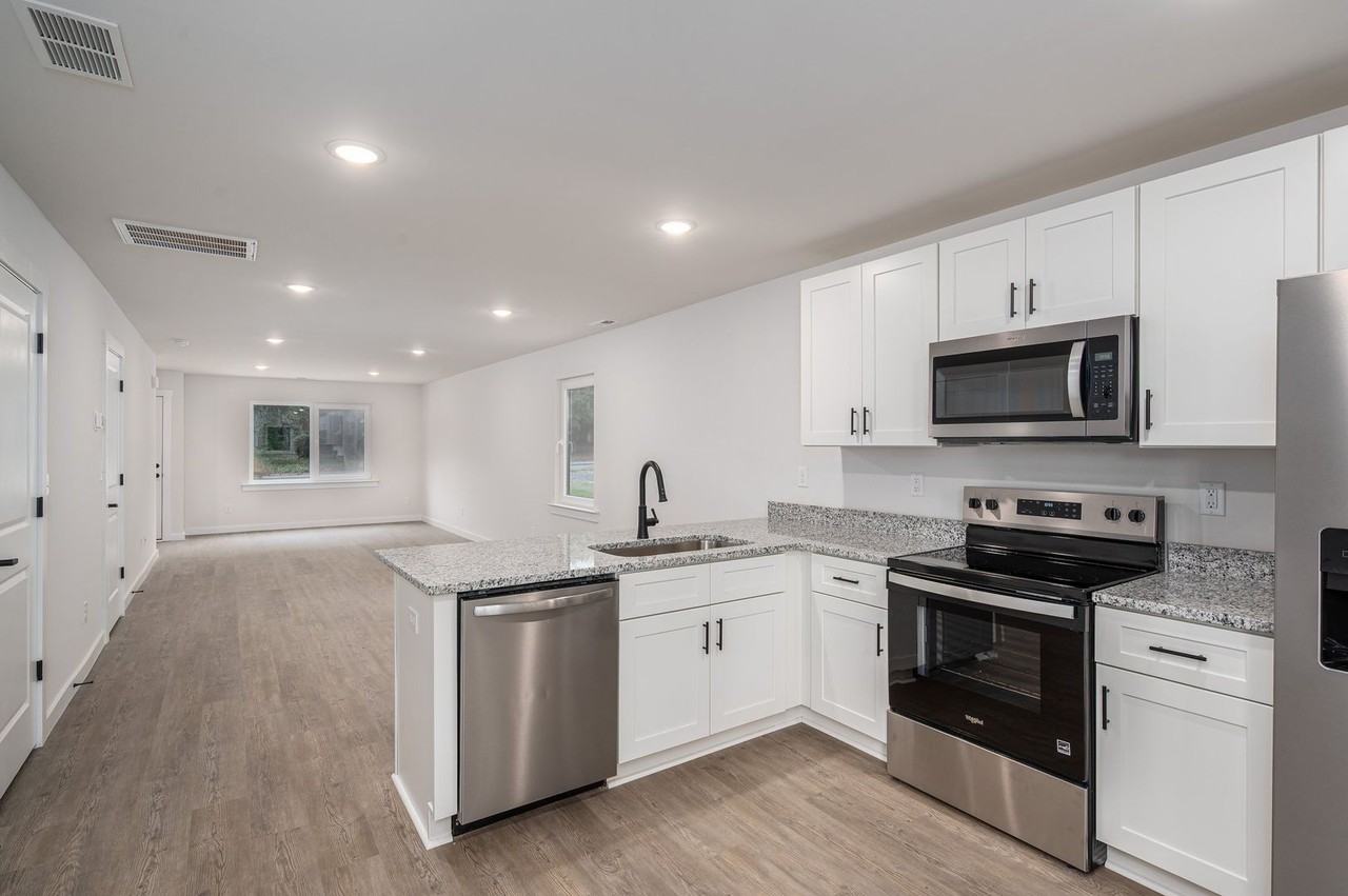 Modern Duplex Unit for Rent - Photo 2 of 15