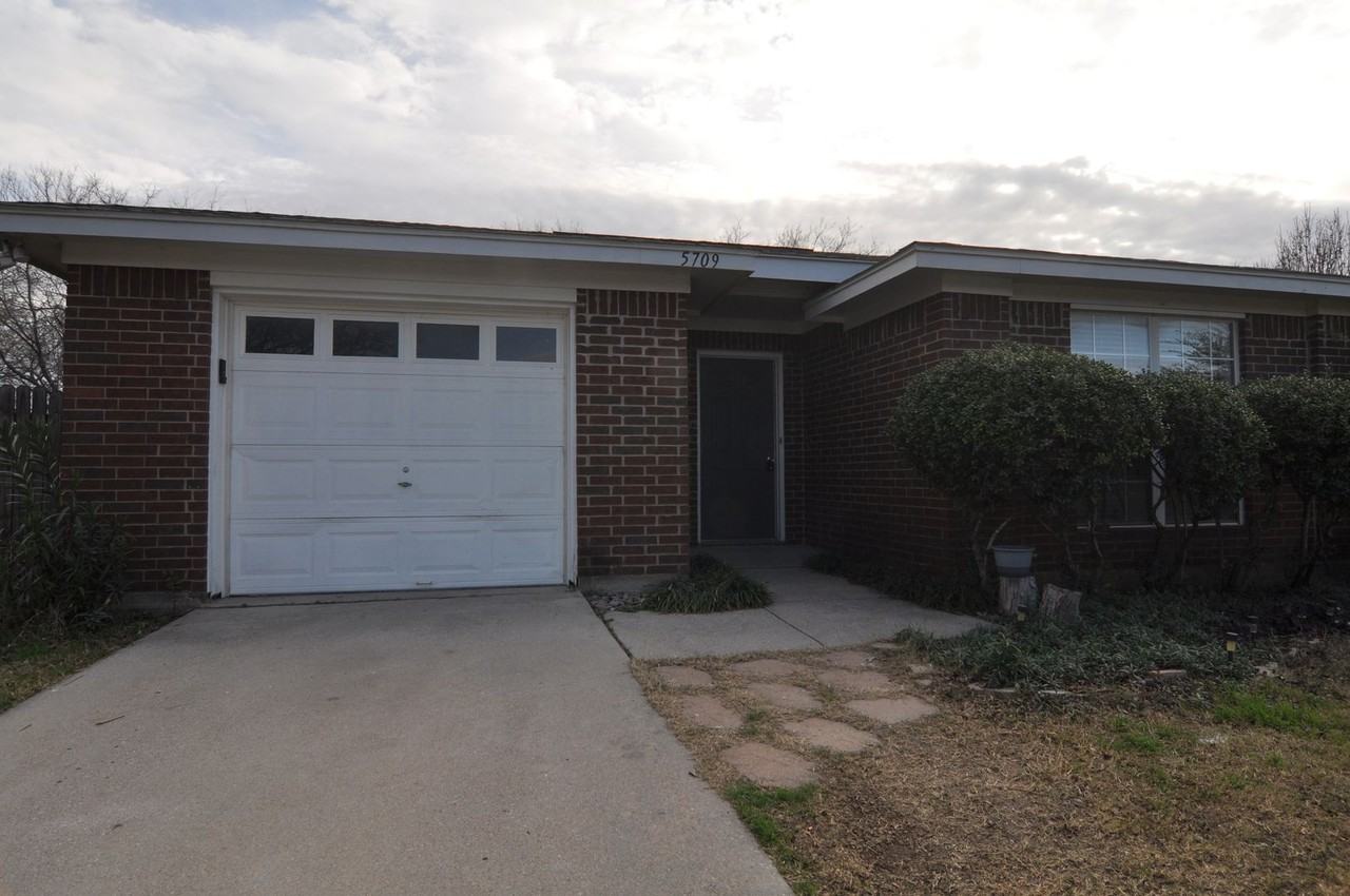 5709 Shadydell Dr - Photo 2 of 19