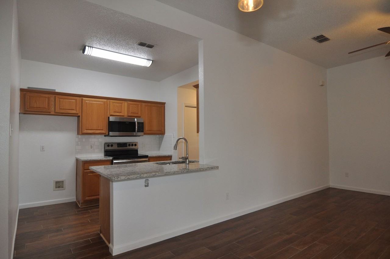 5709 Shadydell Dr - Photo 7 of 19