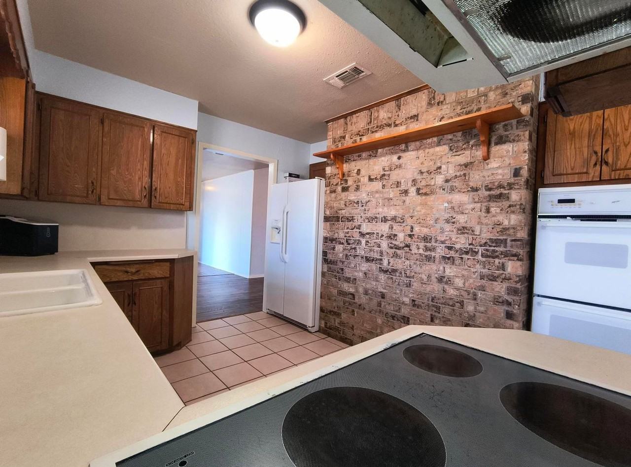 121 Laura Dr Unit A #A - Photo 2 of 16