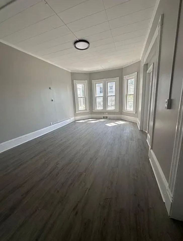 47 Hart St - Photo 3 of 12