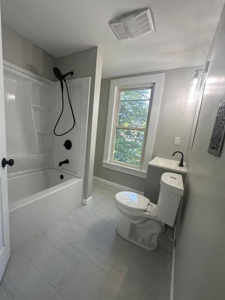 47 Hart St - Photo 4 of 12