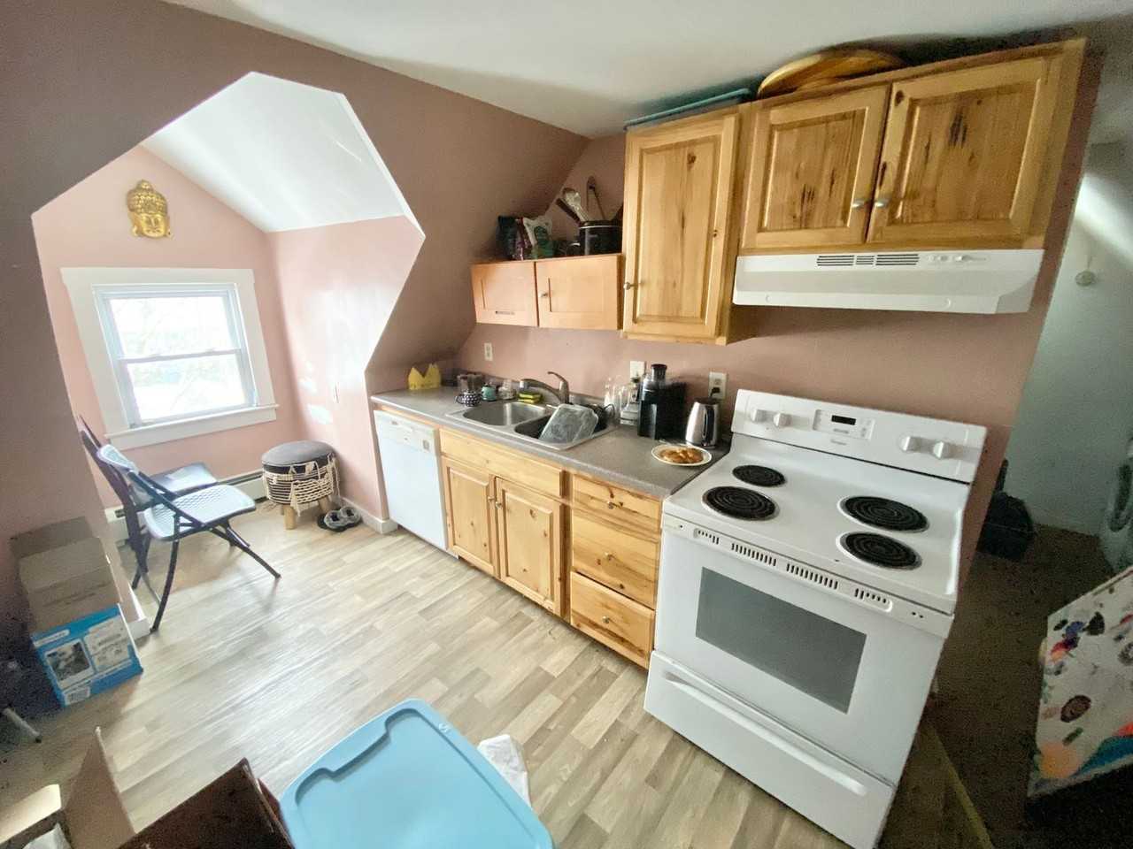 34 Colchester Ave - Photo 7 of 17