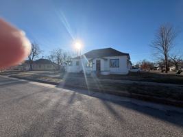 featured image of 29 W 16th Ave