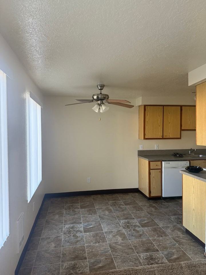 Greenwood Park Apartments - Photo 3 of 21