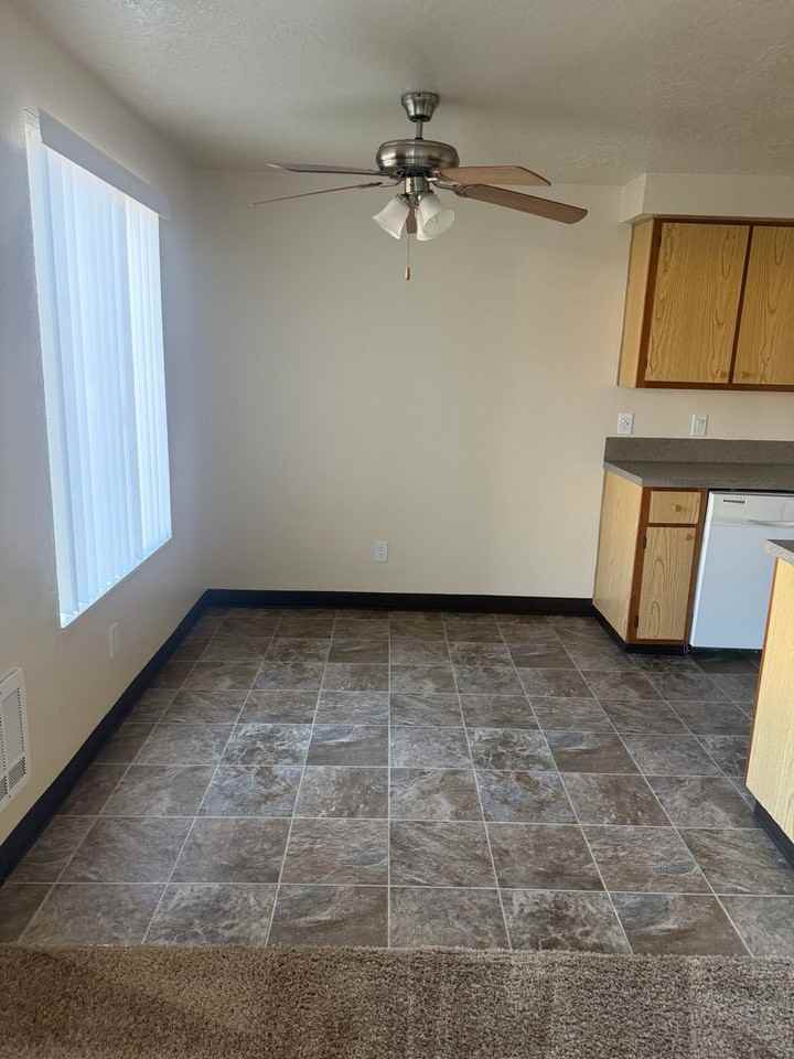 Greenwood Park Apartments - Photo 4 of 21