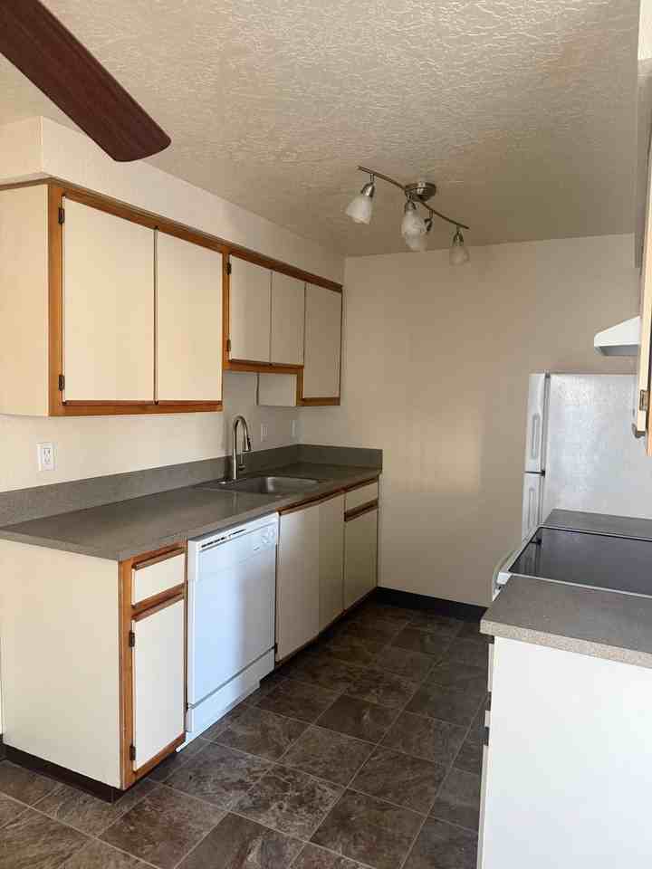 Greenwood Park Apartments - Photo 3 of 19