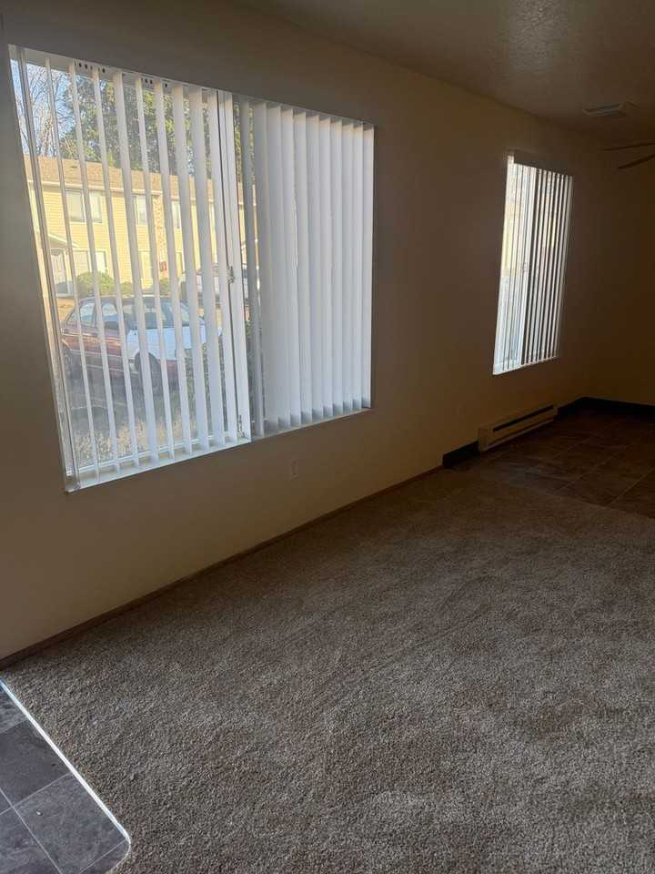 Greenwood Park Apartments - Photo 5 of 19