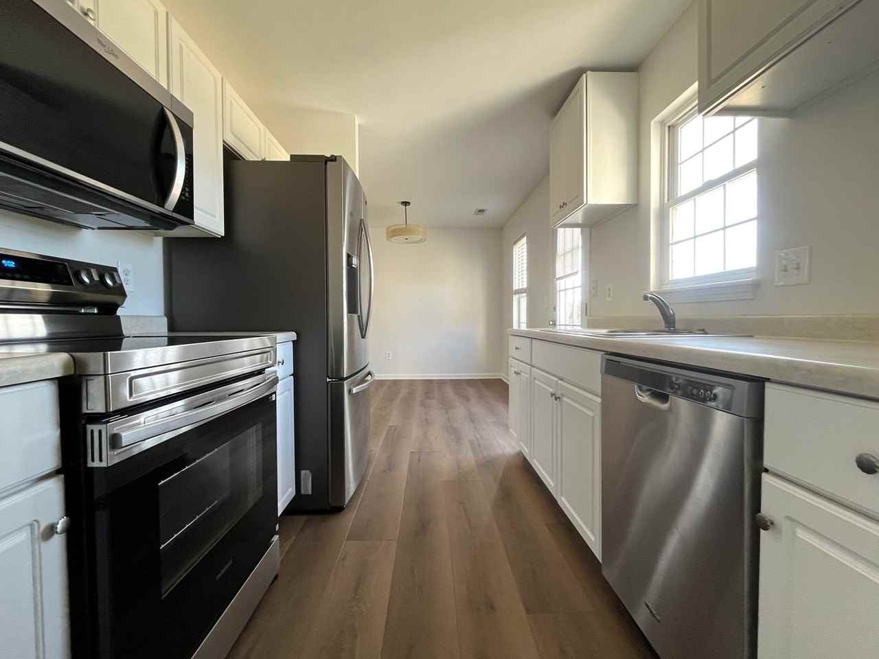 319 Springfield Cir - Photo 3 of 18