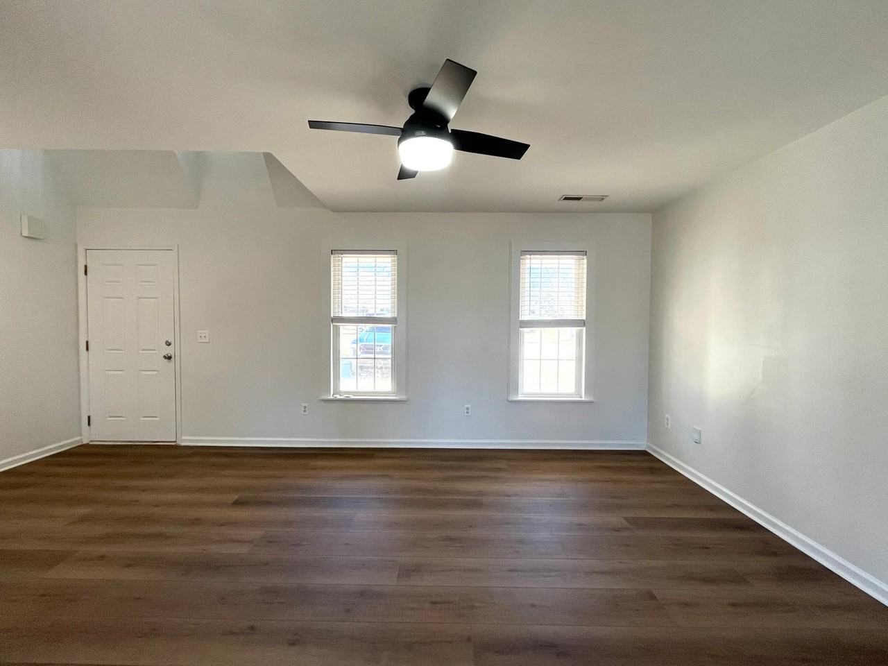 319 Springfield Cir - Photo 6 of 18