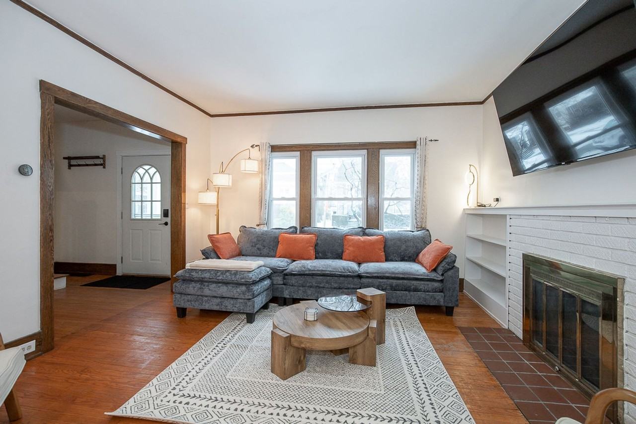 17445 Woodford Ave - Photo 6 of 36