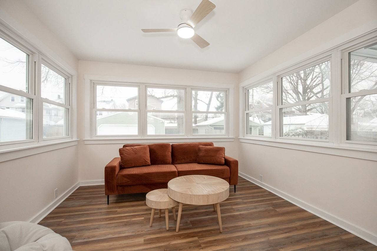 17445 Woodford Ave - Photo 7 of 36