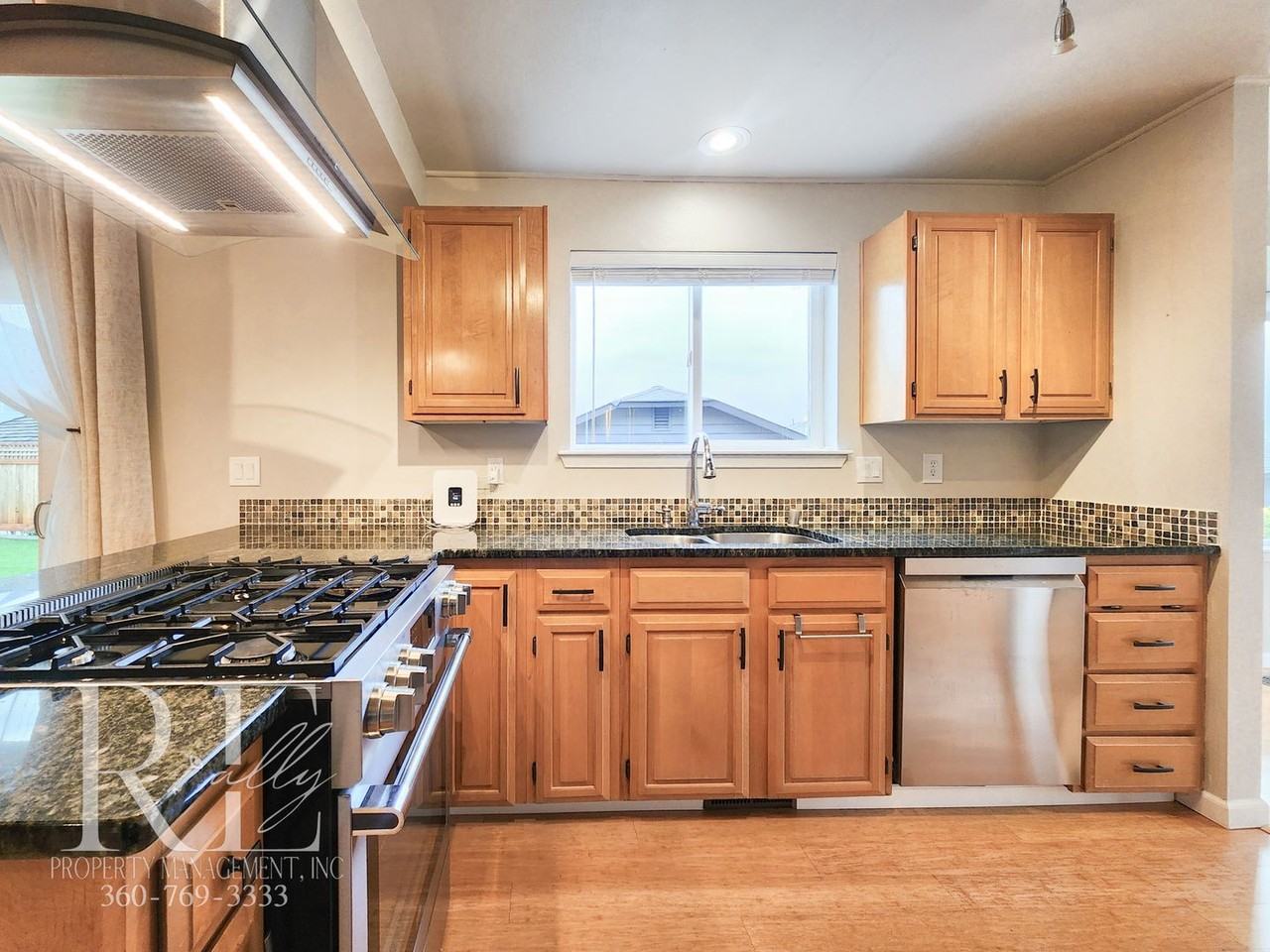 7017 Osprey Cir - Photo 7 of 37