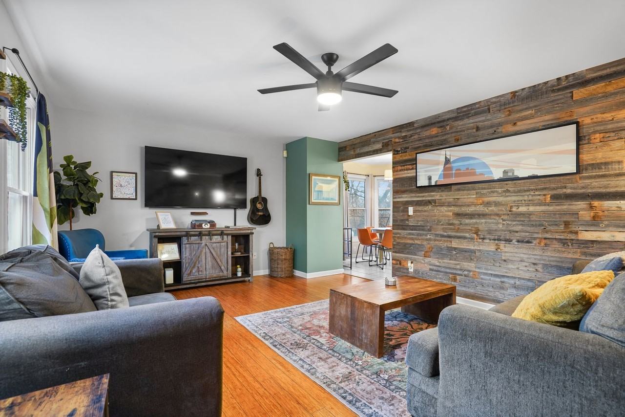 914 Warren St - Photo 5 of 22