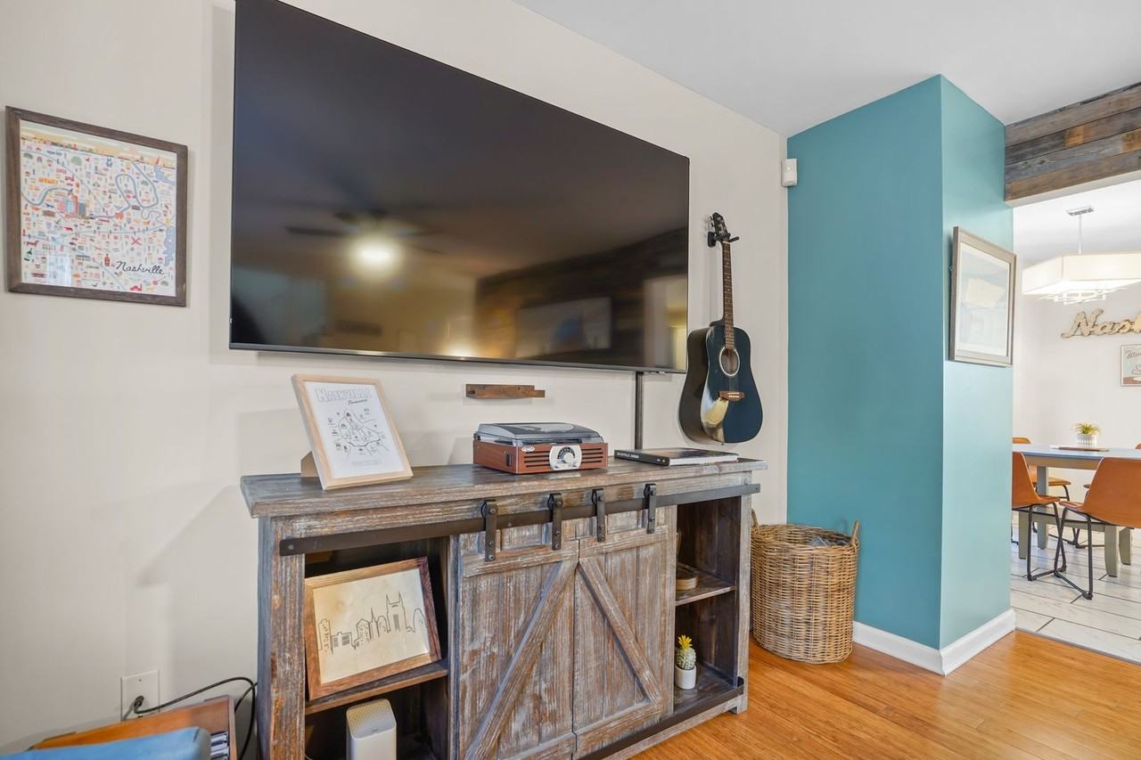 914 Warren St - Photo 6 of 22