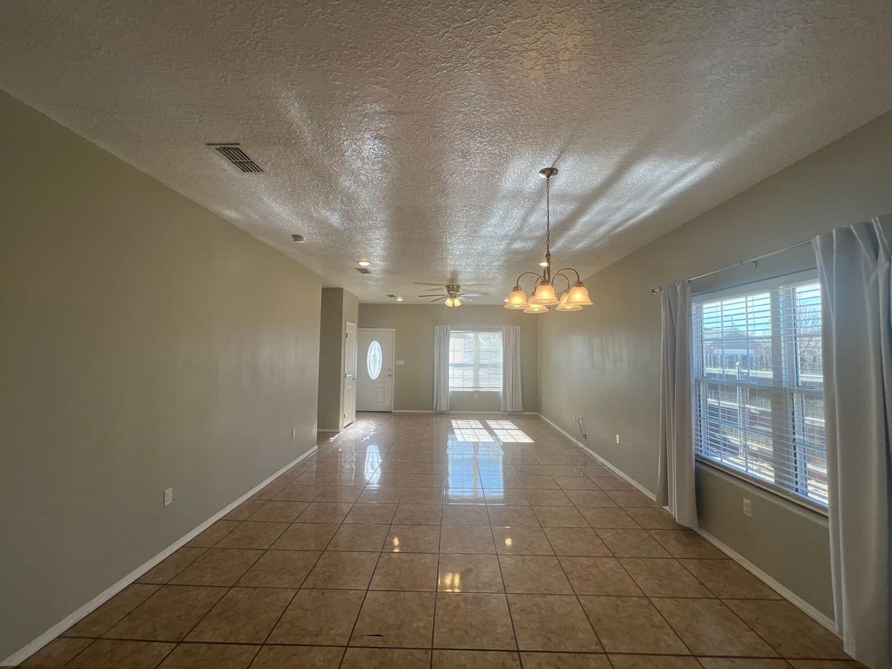 3816 Lockhaven Dr - Photo 2 of 11