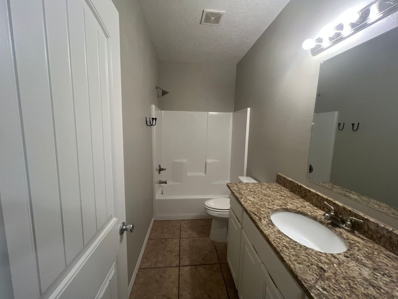 3816 Lockhaven Dr - Photo 3 of 11