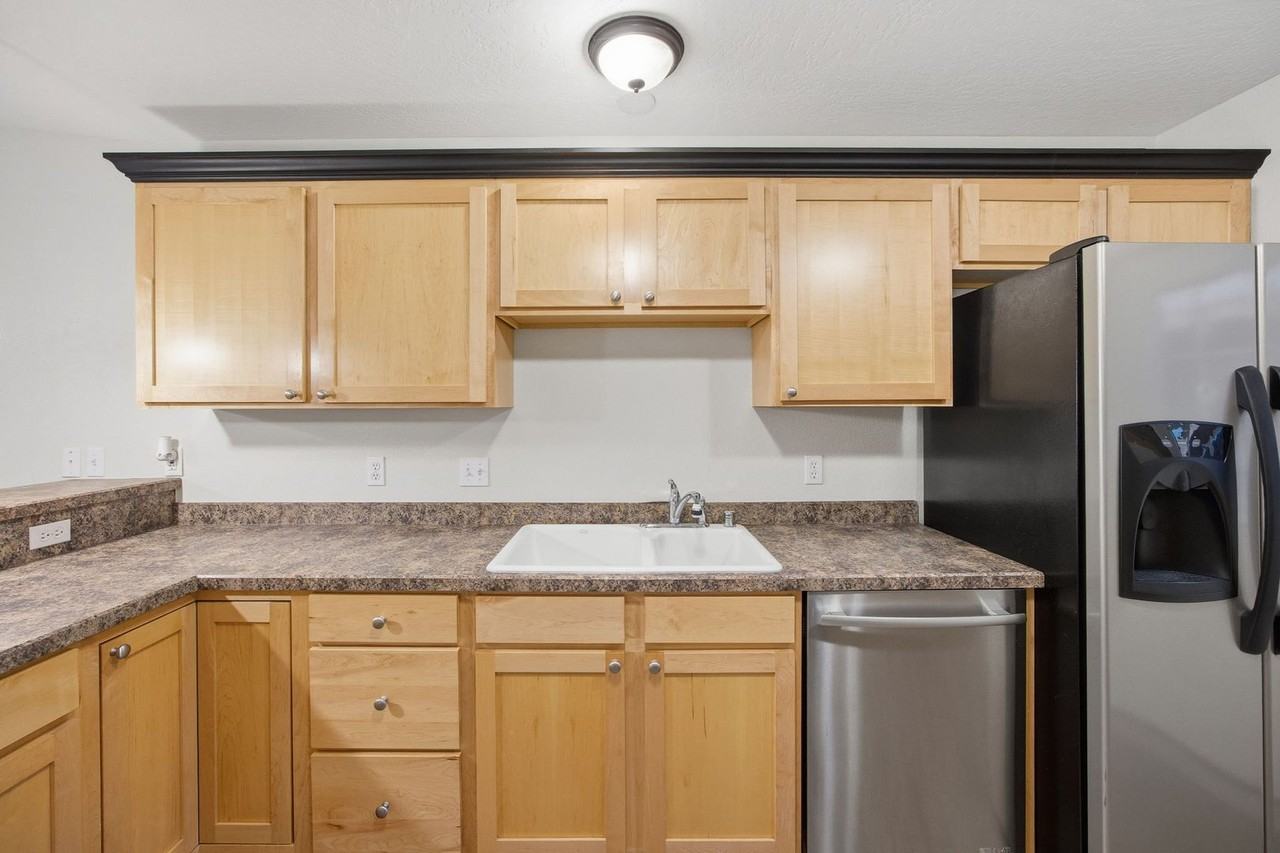 2902 Tina Ave - Photo 4 of 41