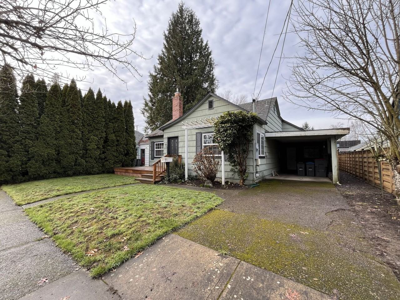 1125 Ne Galloway St - Photo 3 of 34