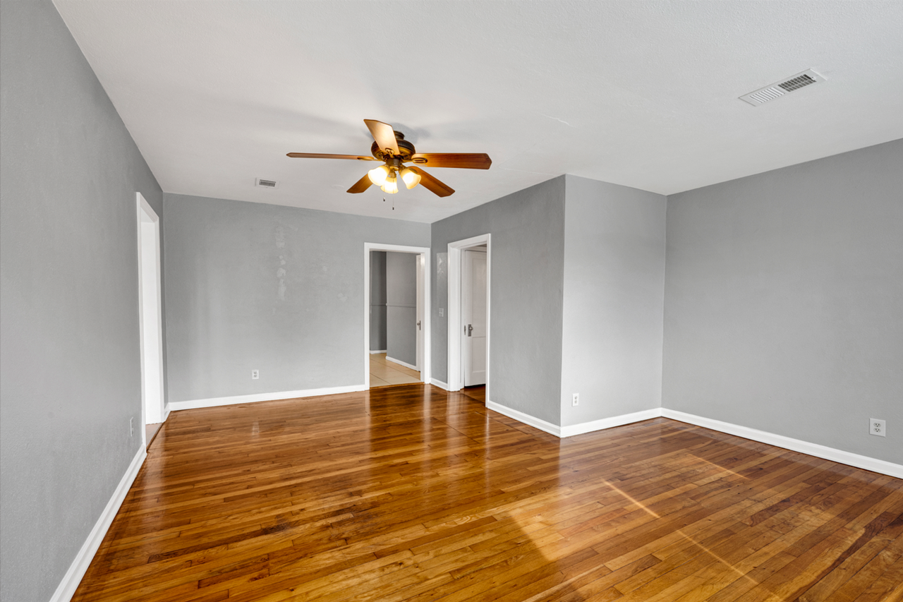 3400 W Lee St - Photo 4 of 18