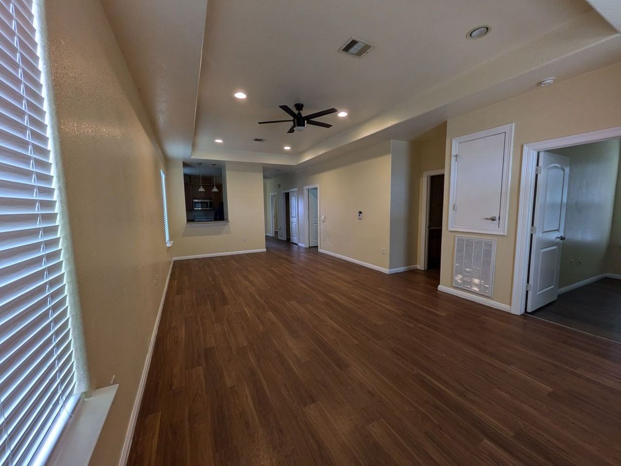 2905 Pecos St - Photo 3 of 20