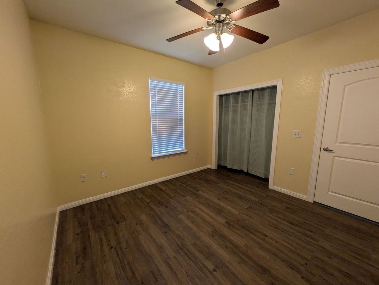 2905 Pecos St - Photo 6 of 20