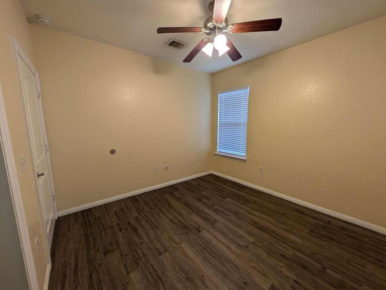 2905 Pecos St - Photo 7 of 20