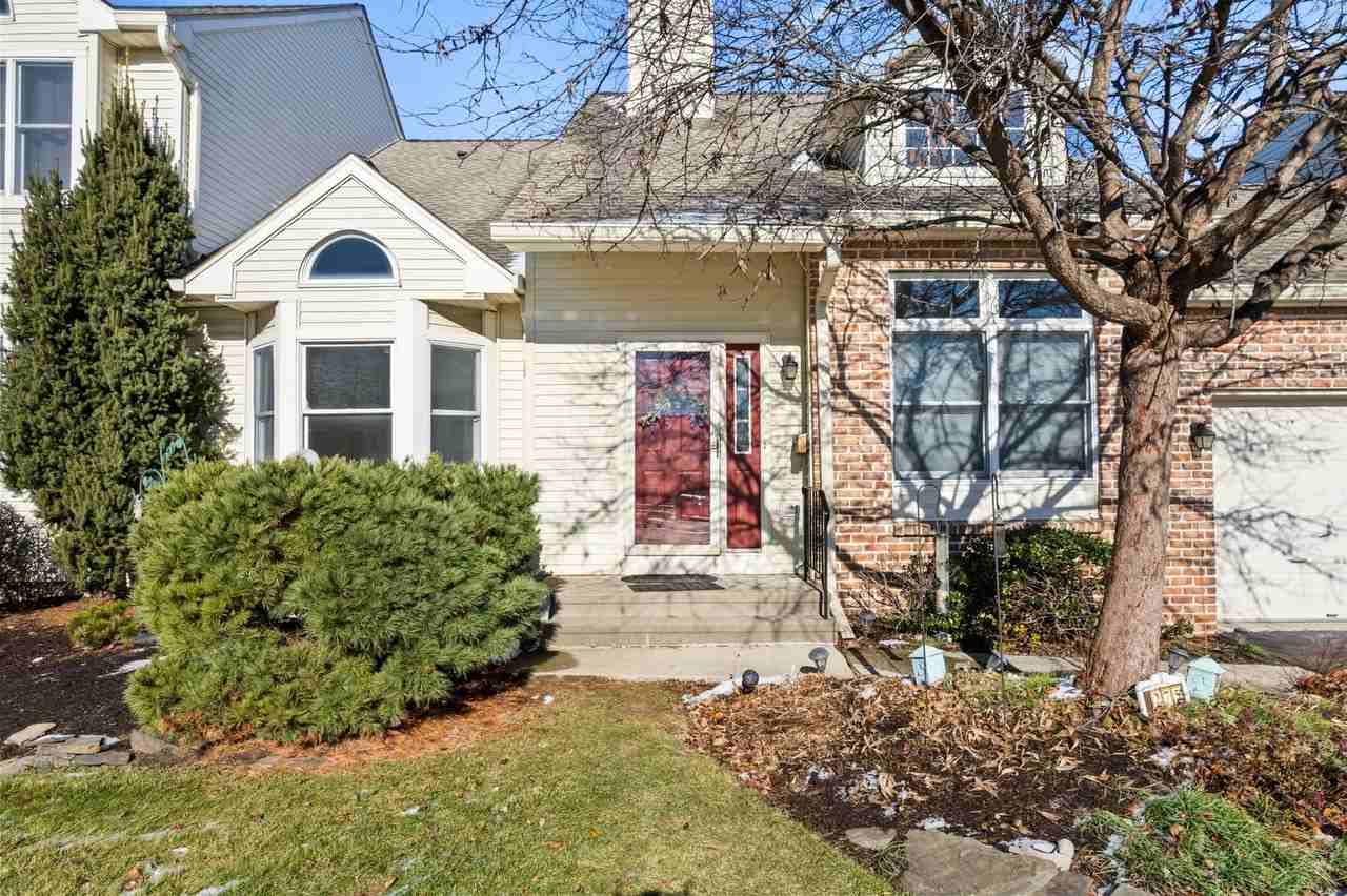 275 Ridings Cir - Photo 2 of 43