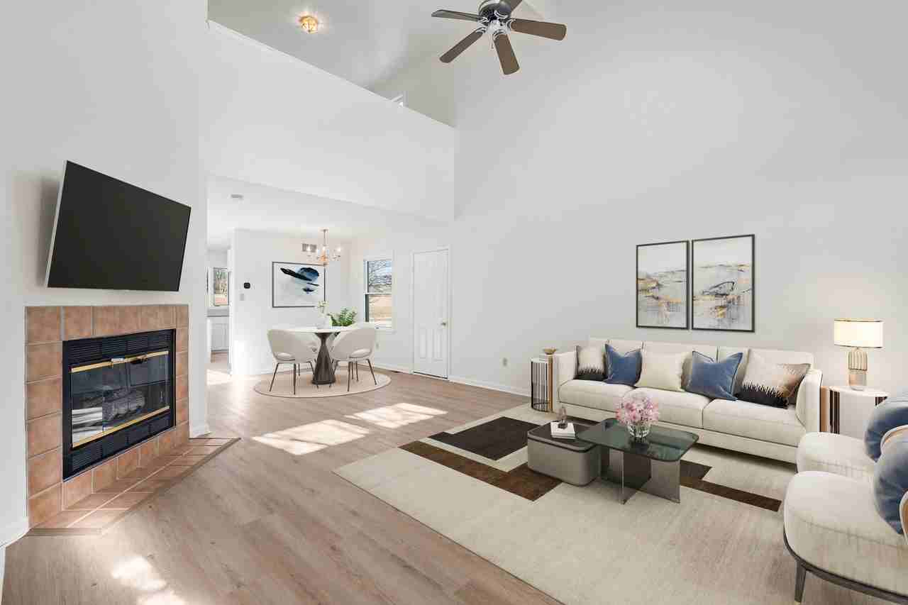 275 Ridings Cir - Photo 3 of 43