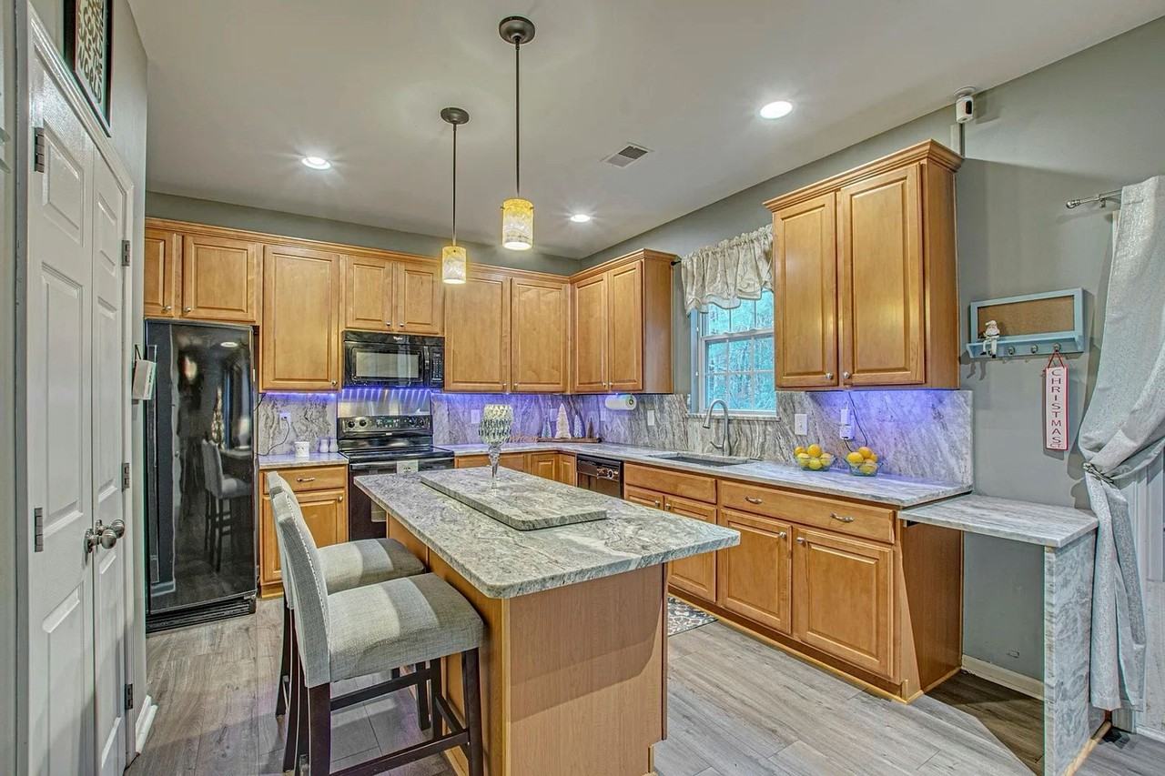 3359 Kirkwall Dr - Photo 4 of 17