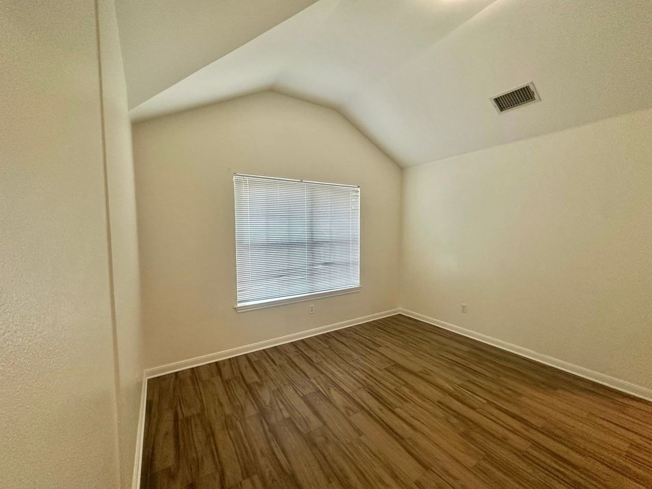 1011 Saint Helena Dr - Photo 2 of 21