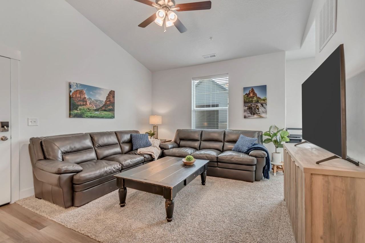 4711 W Goldblum Ln #V - Photo 5 of 19