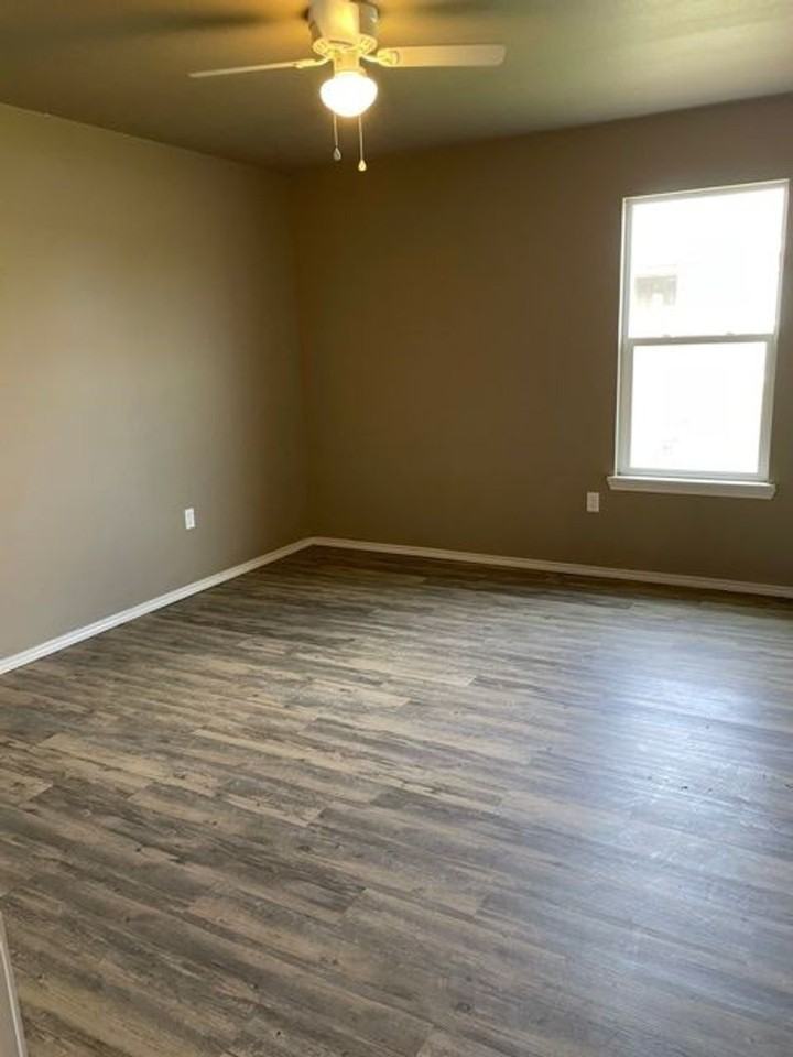 3610 E 3rd Pl - Photo 7 of 10