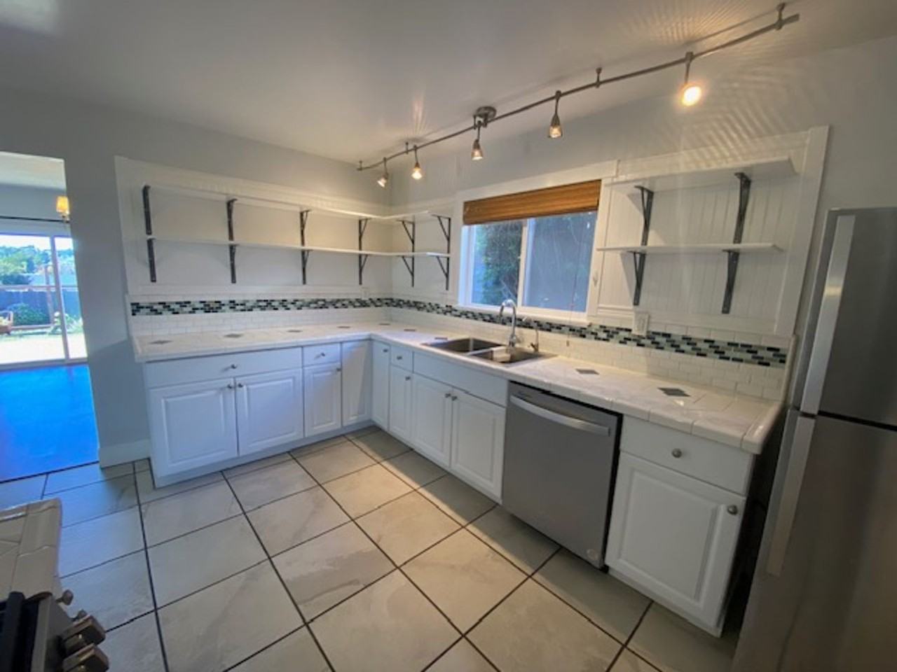 3195 White Cir - Photo 7 of 23