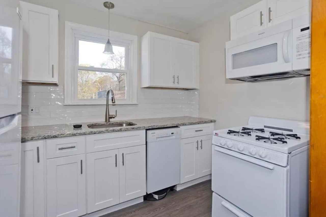 28 Guertin St - Photo 3 of 25