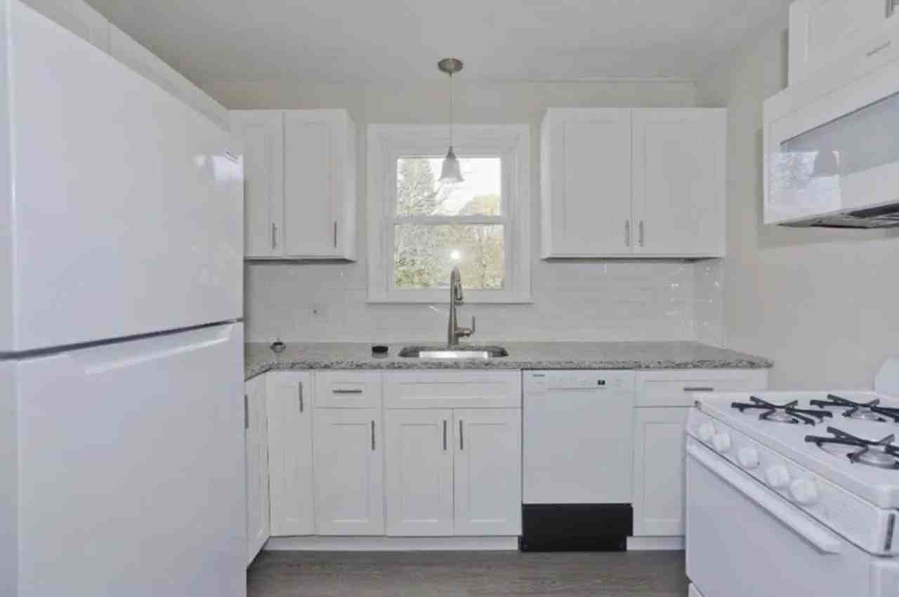 28 Guertin St - Photo 5 of 25