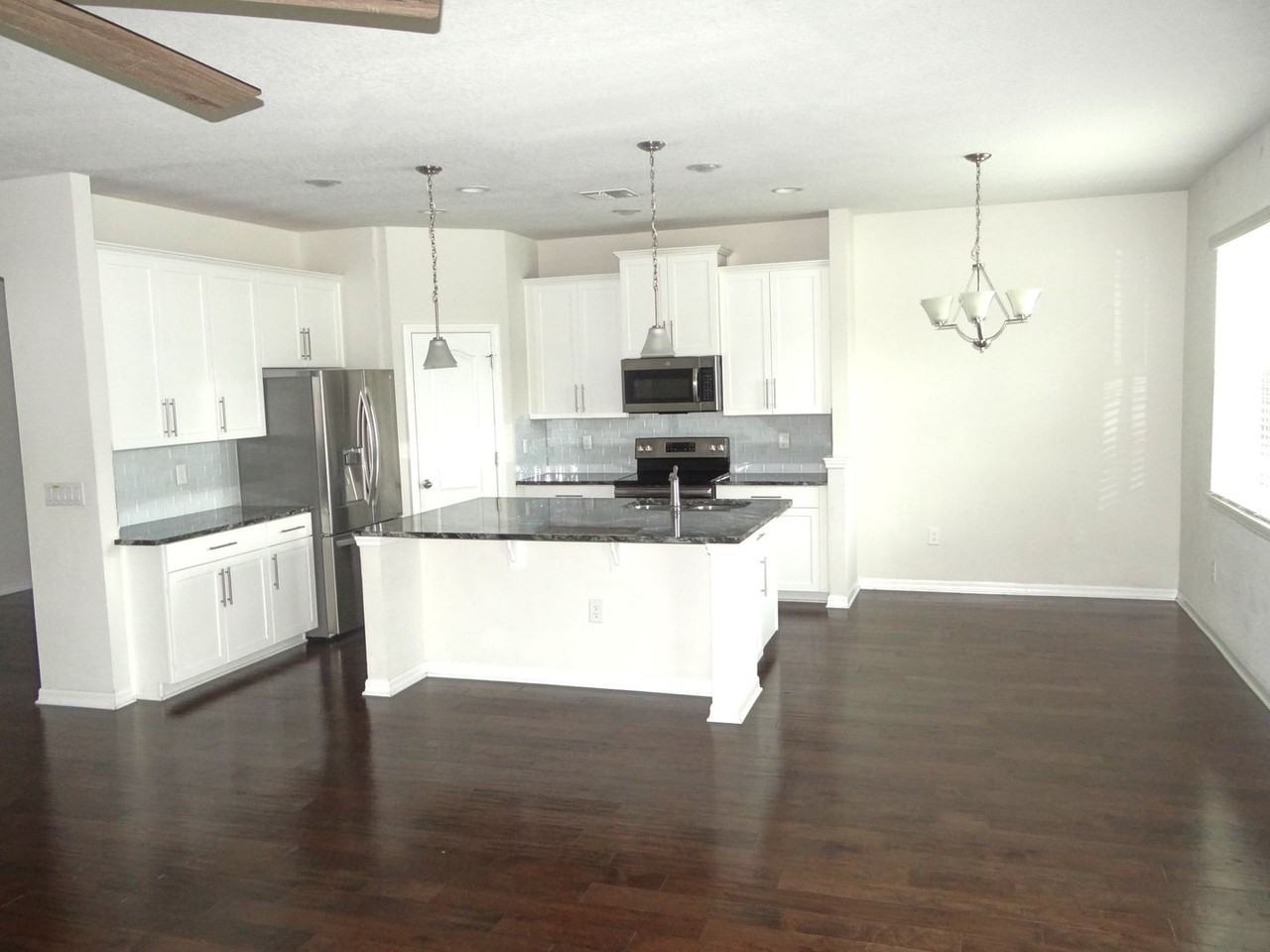 11310 Leland Groves Dr - Photo 2 of 24