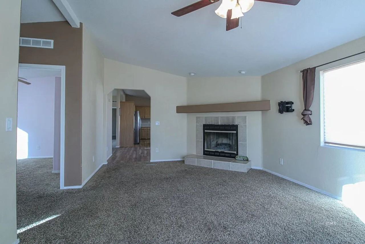 935 W Sullivan Ave - Photo 6 of 20