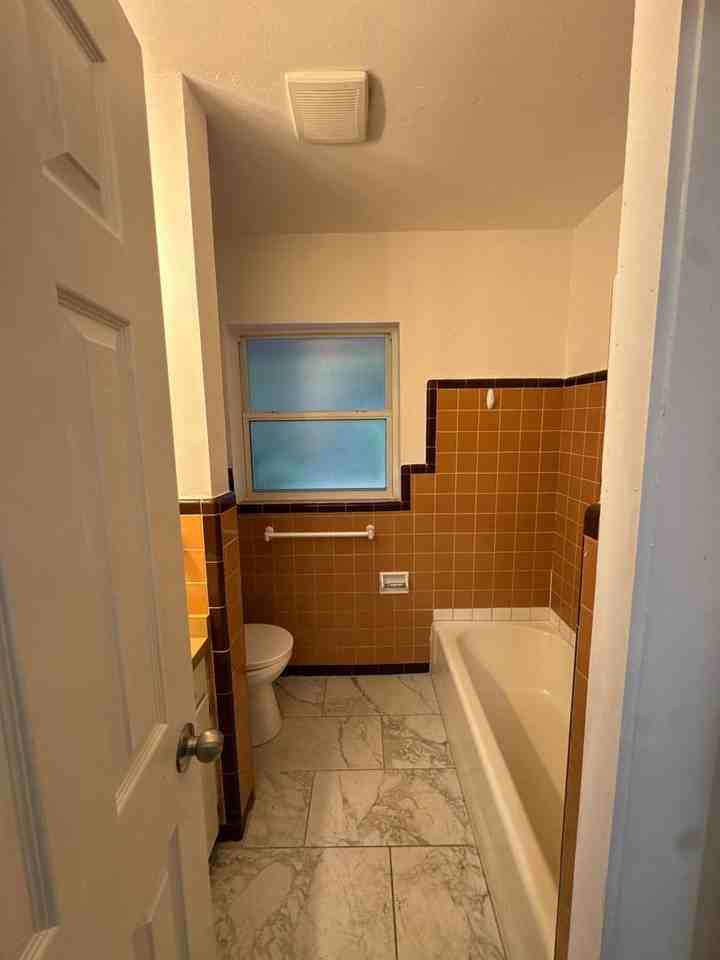 2112 High Rd - Photo 7 of 23